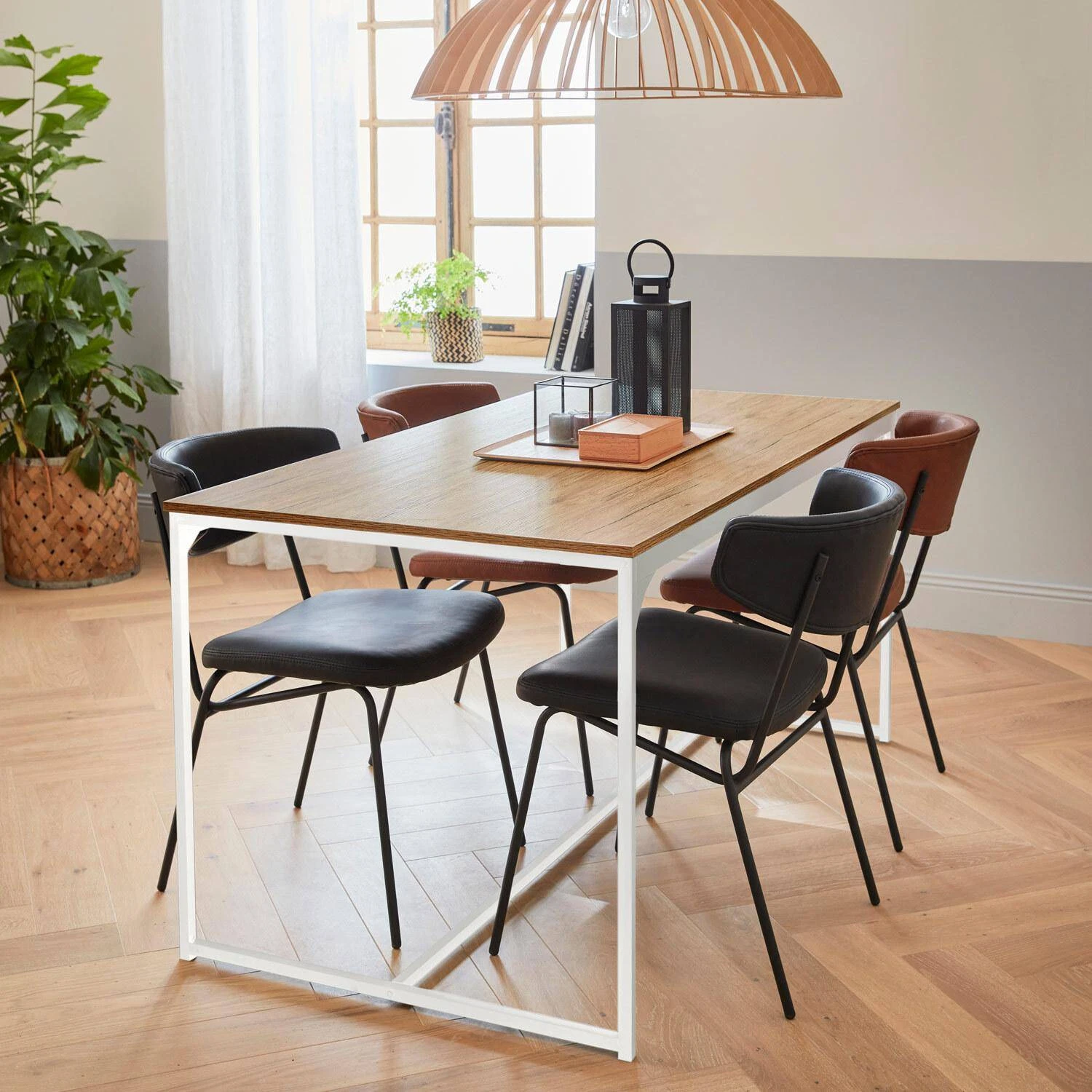 Table à Manger Métal Et Effet Bois 4 Places Couleur : Blanc 4 Table à Manger Métal Et Effet Bois 4 Places Couleur : Blanc – Image 2